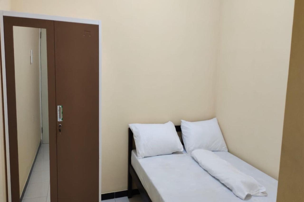 Oyo 91209 Arjuna Residence Syariah Sby 수라바야 외부 사진